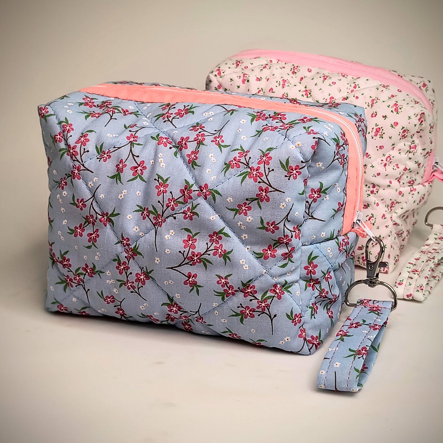 Handmade Quilted Floral Makeup Bag: Cotton Cosmetic Pouch