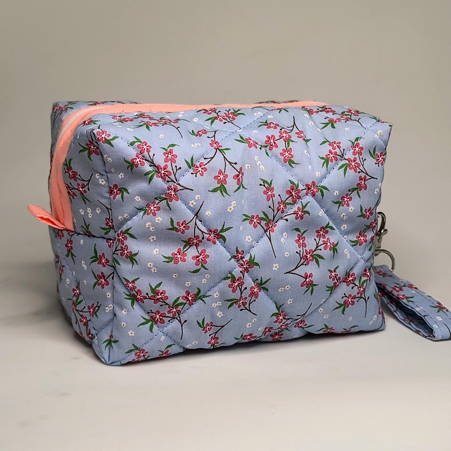 Handmade Quilted Floral Makeup Bag: Cotton Cosmetic Pouch