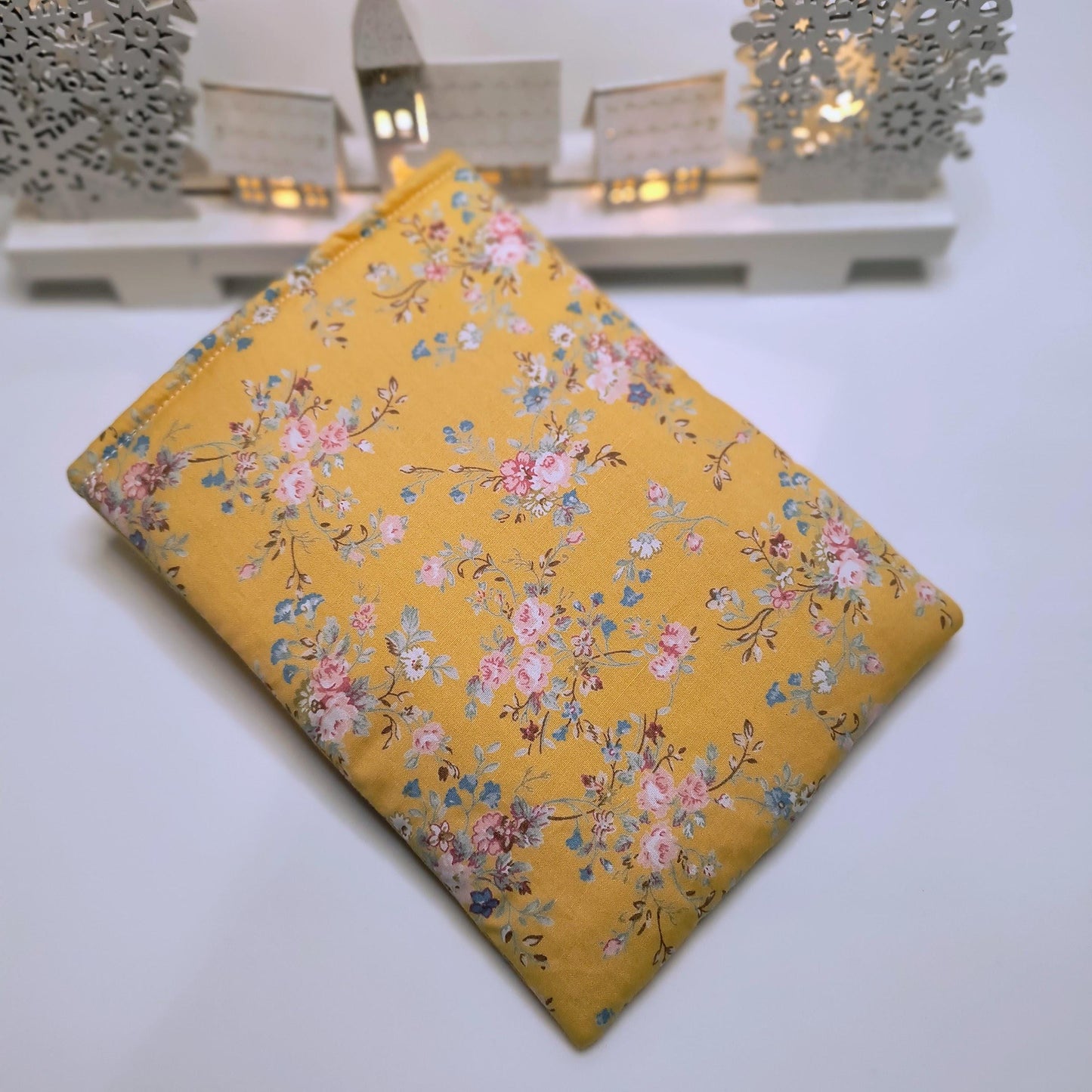 Floral Kindle Paperwhite Sleeve: Yellow Ditsy Print, Snug Reader Cover