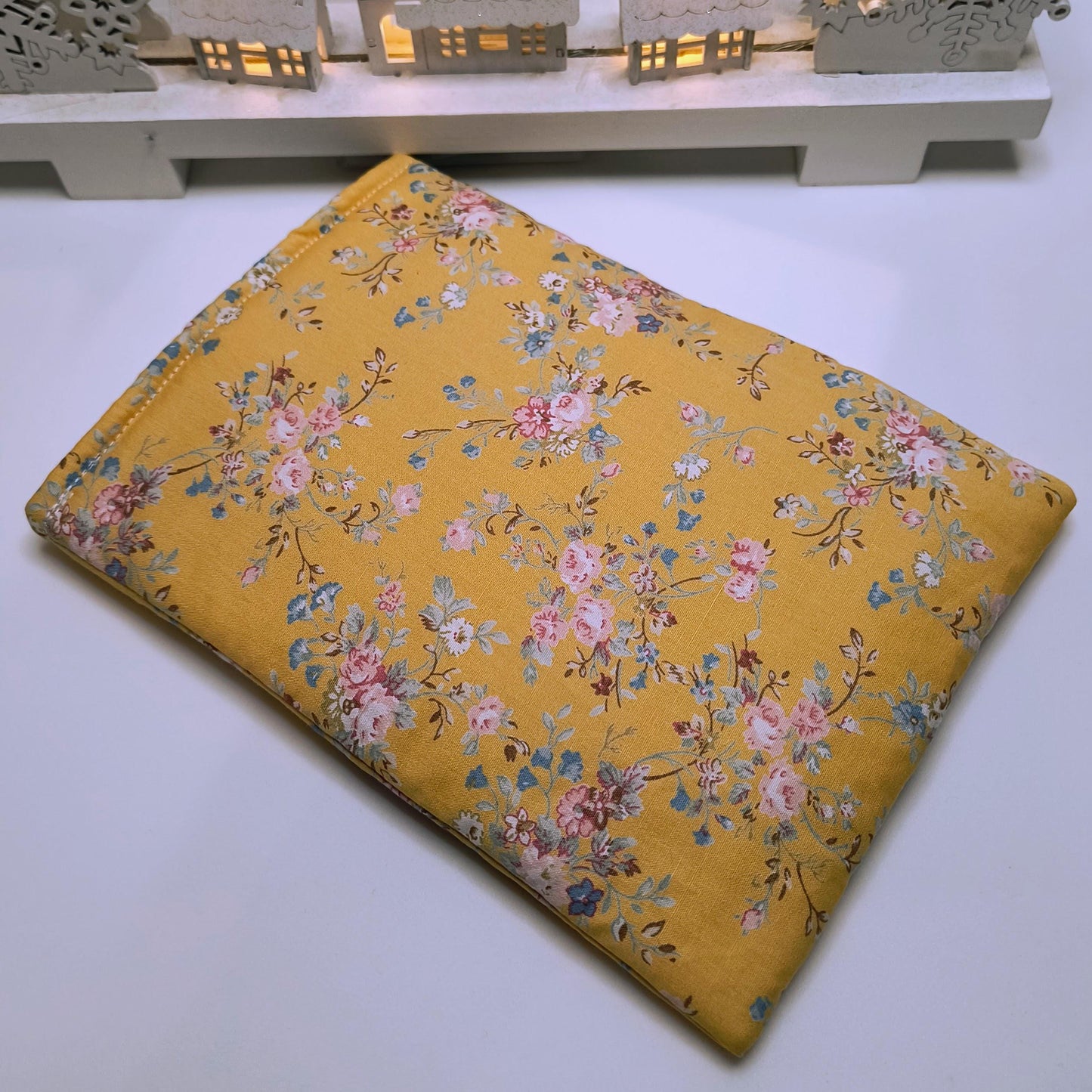 Floral Kindle Paperwhite Sleeve: Yellow Ditsy Print, Snug Reader Cover