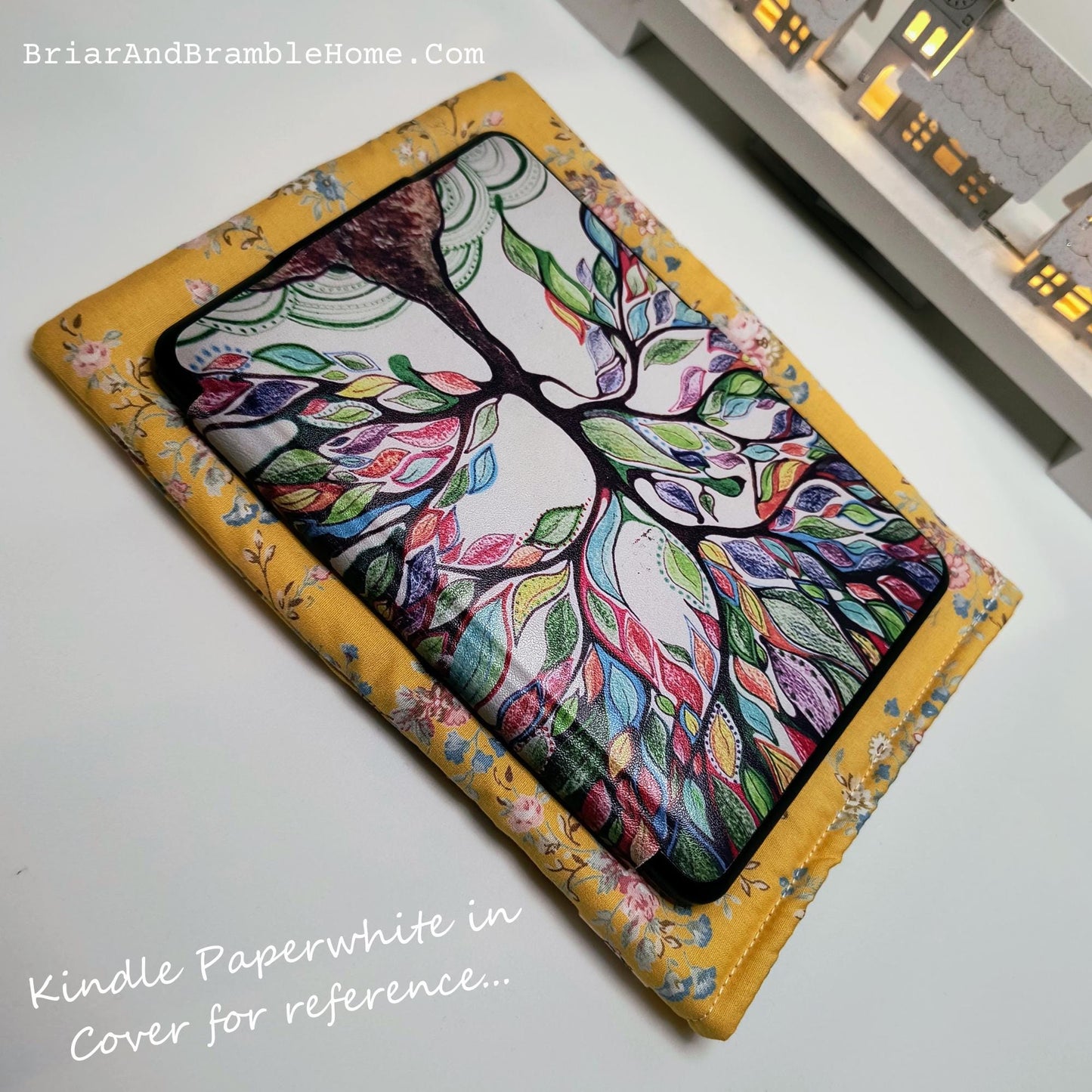 Floral Kindle Paperwhite Sleeve: Yellow Ditsy Print, Snug Reader Cover
