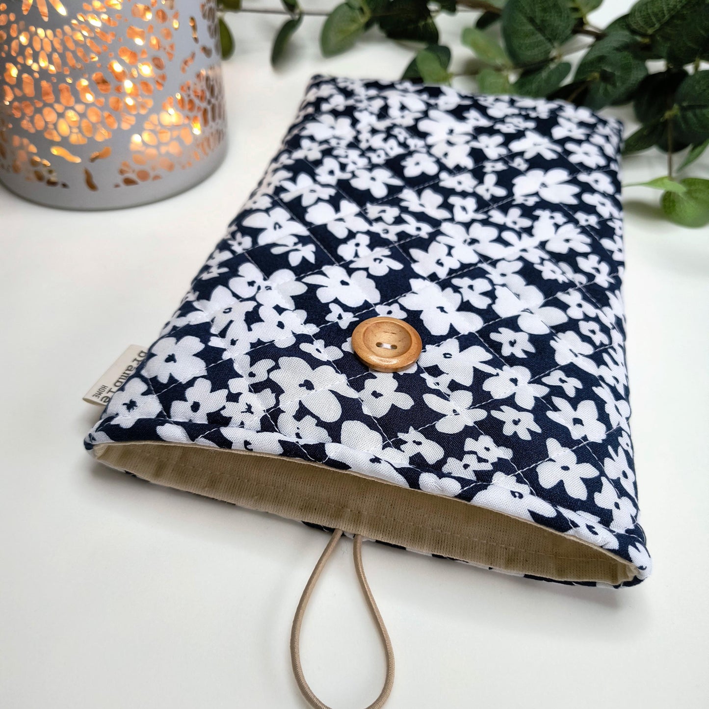 Quilted Book Sleeve: Navy Daisy Print Kindle Cover