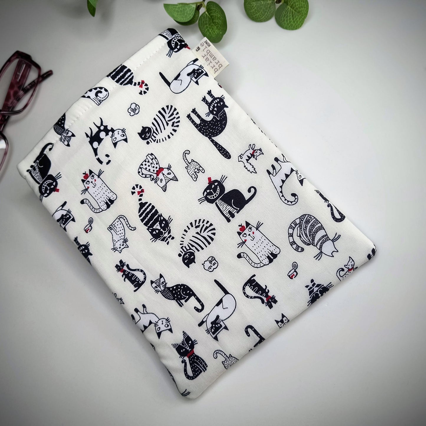 Cat Print Kindle Sleeve: Padded Cotton eReader Cover
