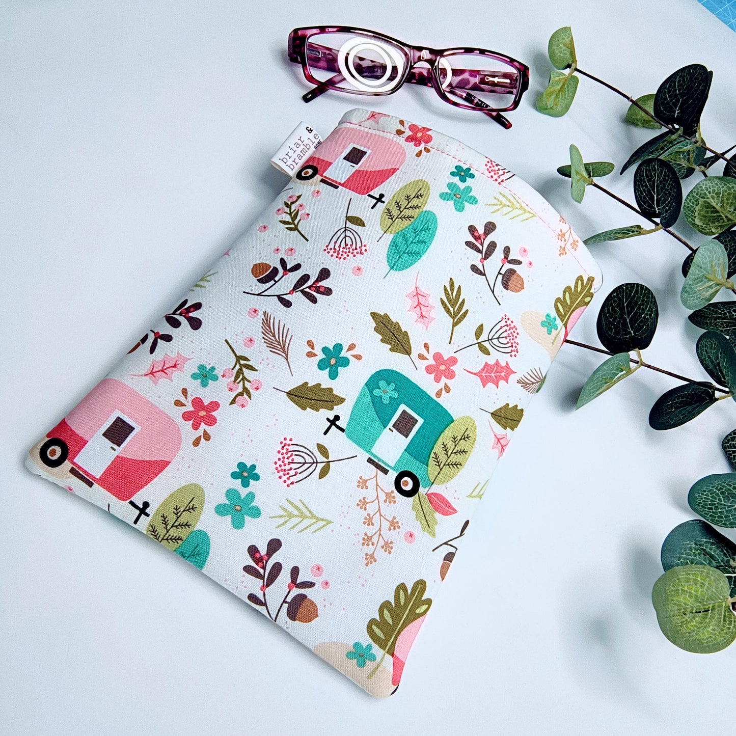 Padded Kindle eReader Cover: Vintage Caravan Print Sleeve