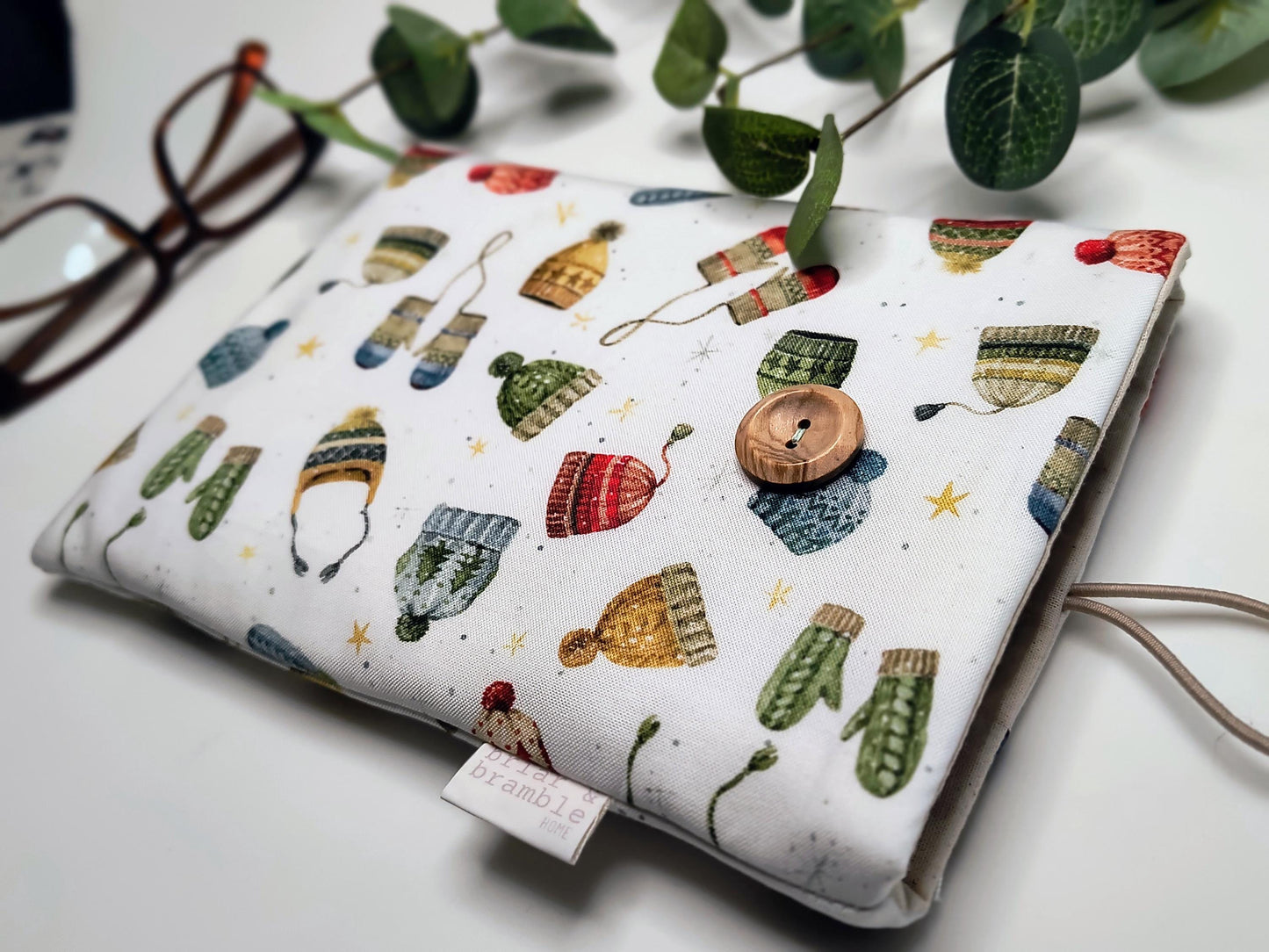 Cosy Book Sleeve - Magical Winterland Padded Pouch for Kindle