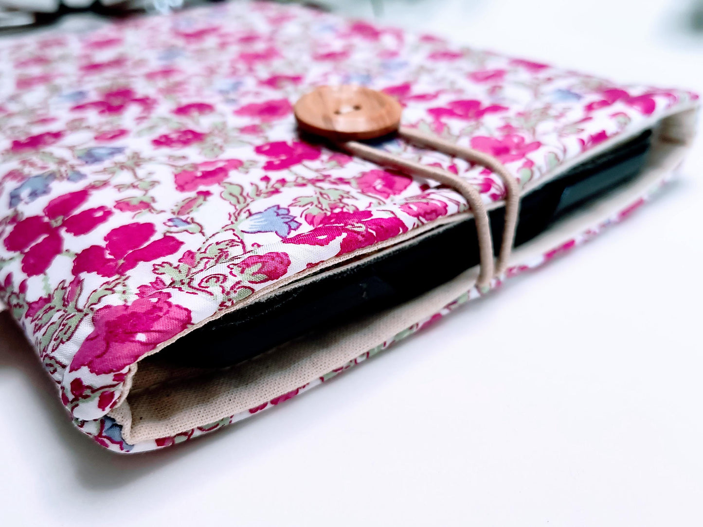 Floral Kindle Cover: LIBERTY London Tana Lawn Padded eReader Sleeve