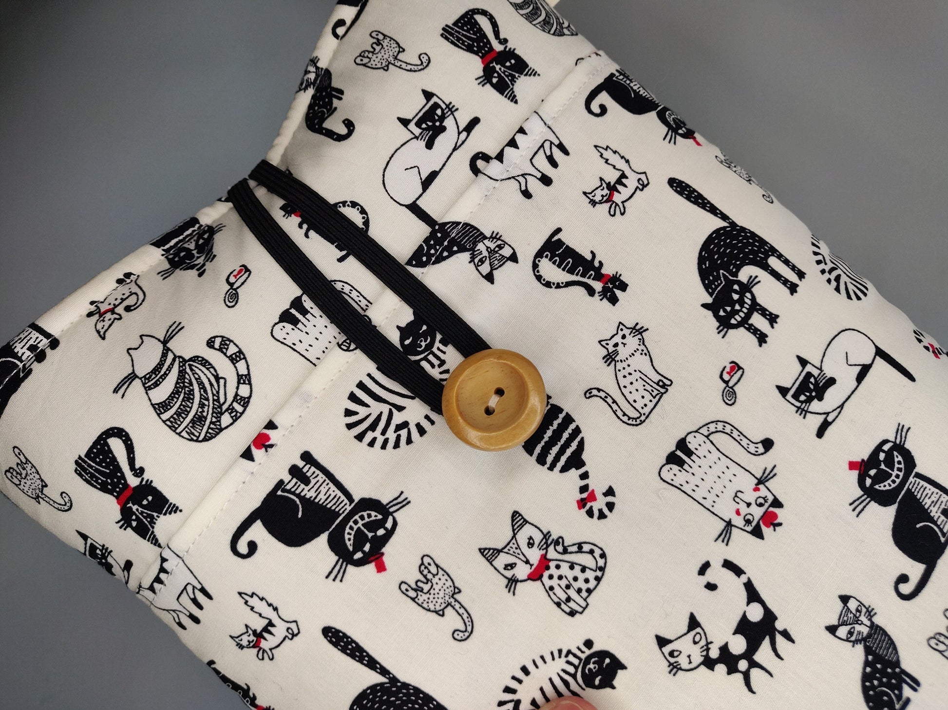 Cat Book Sleeve with Pocket: Padded Kindle Cover, Bookworm Gift