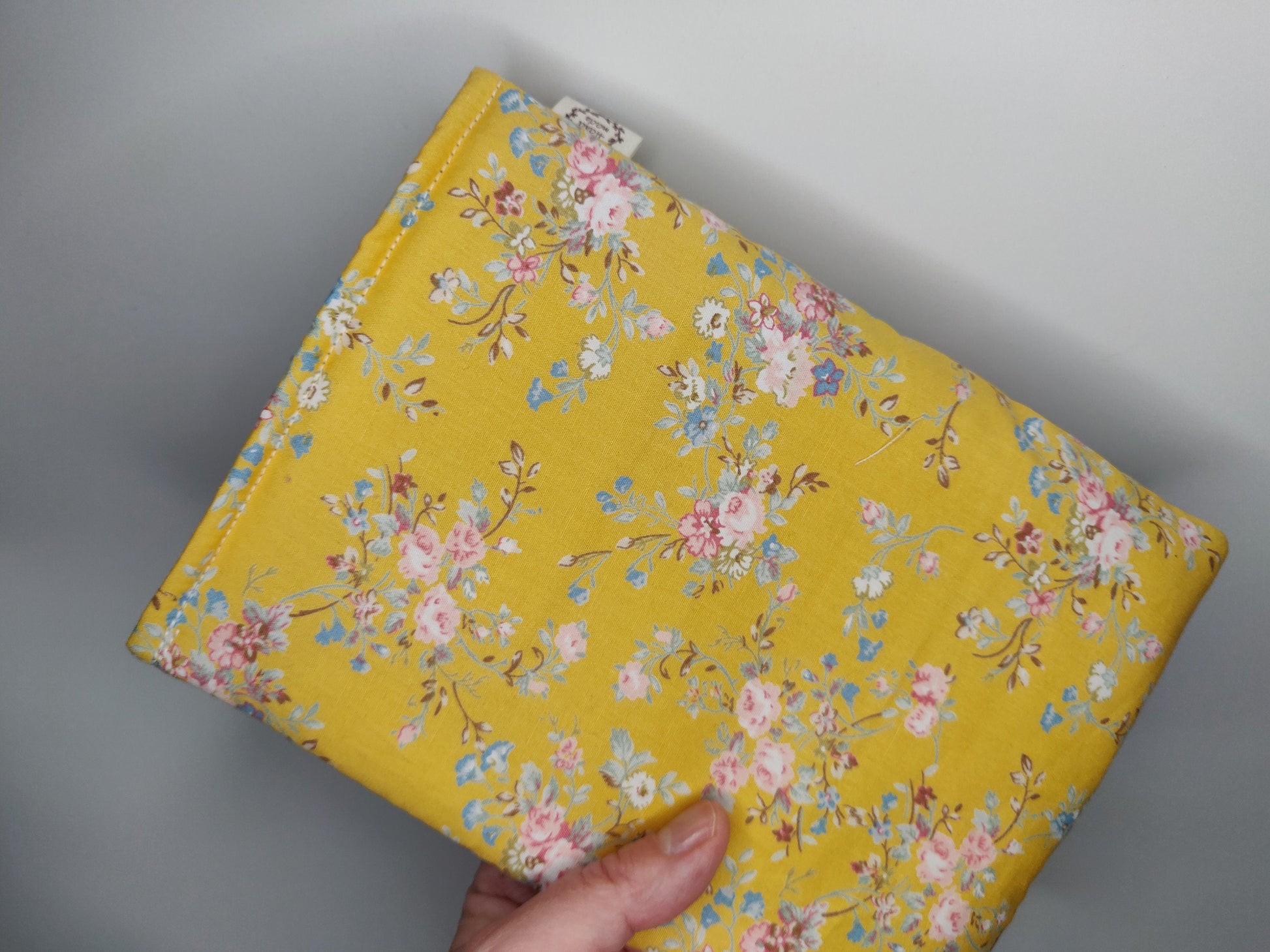 Floral Kindle Paperwhite Sleeve: Yellow Ditsy Print, Snug Reader Cover