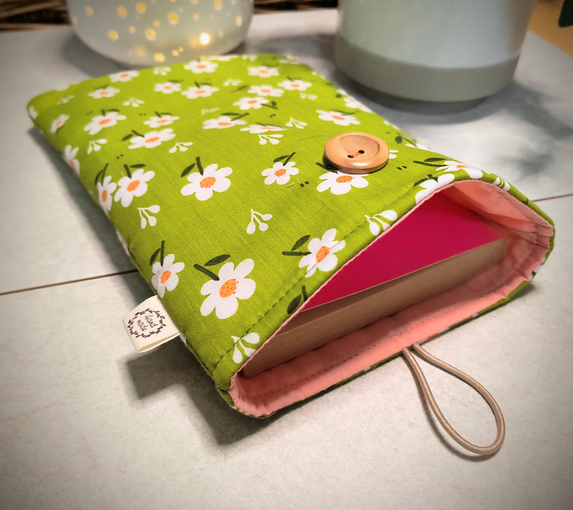 Daisy Print Padded Book Sleeve: Green Floral Cotton eReader Case