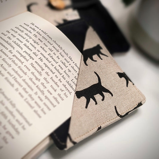 Black Cat Silhouette Corner Bookmark: Book Lover Gift