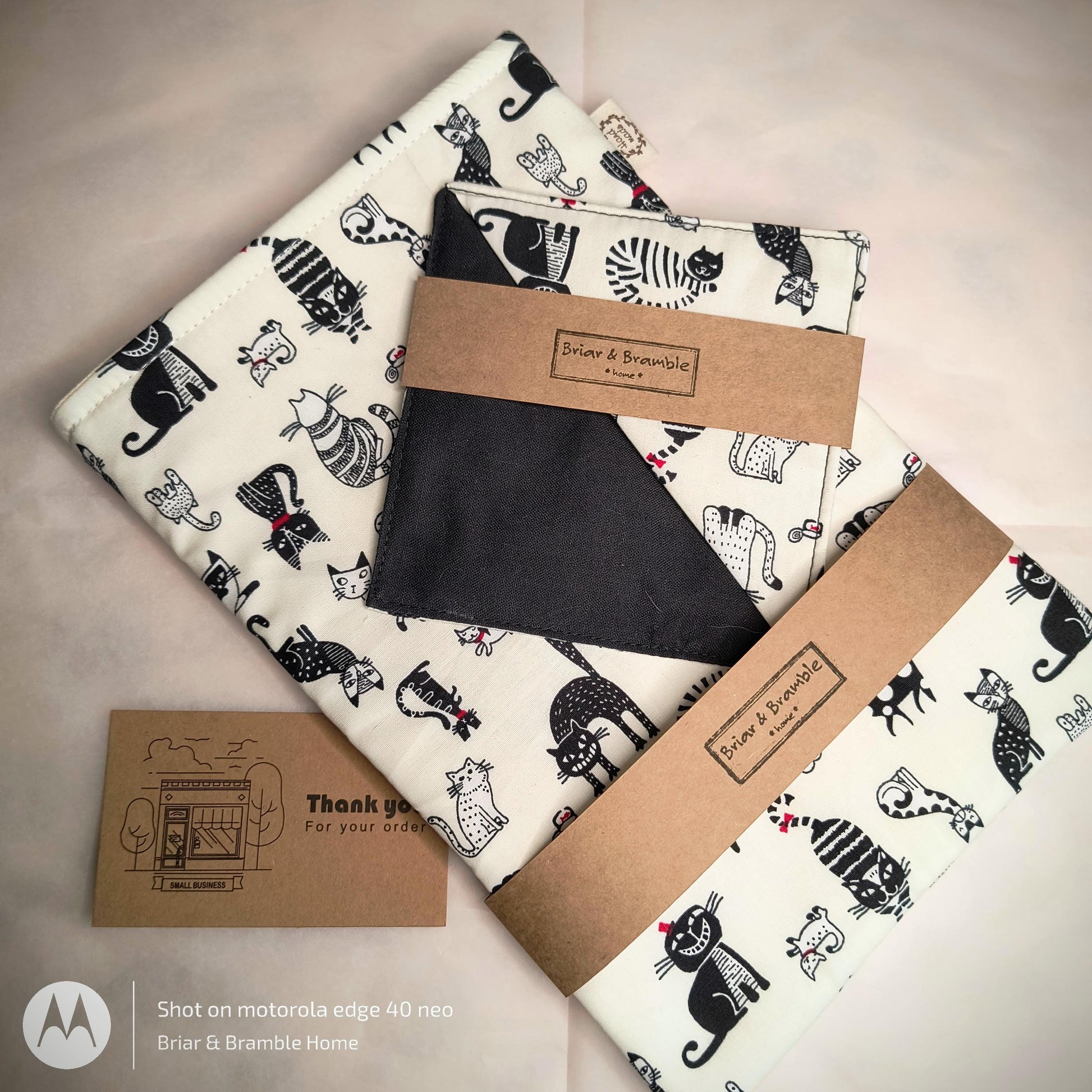 Cat Book Sleeve & Bookmark Set: Cotton Book Cosy Gift