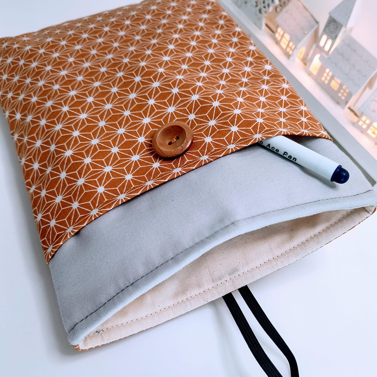 Geo Print Book Sleeve: Padded Book Protector with Pocket