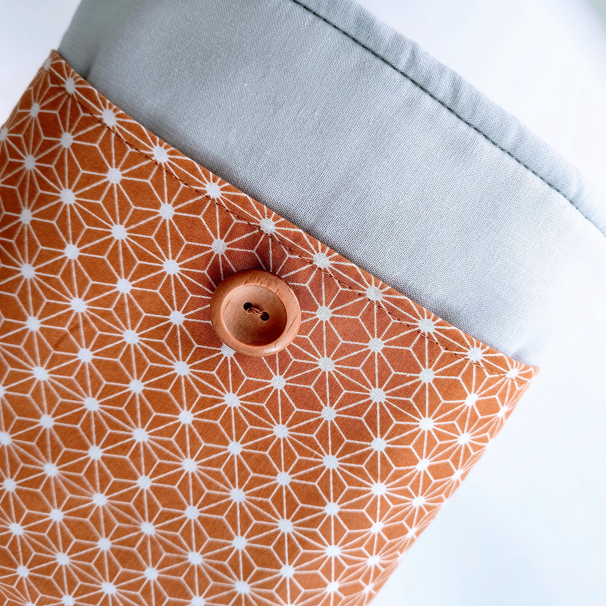 Geo Print Book Sleeve: Padded Book Protector with Pocket