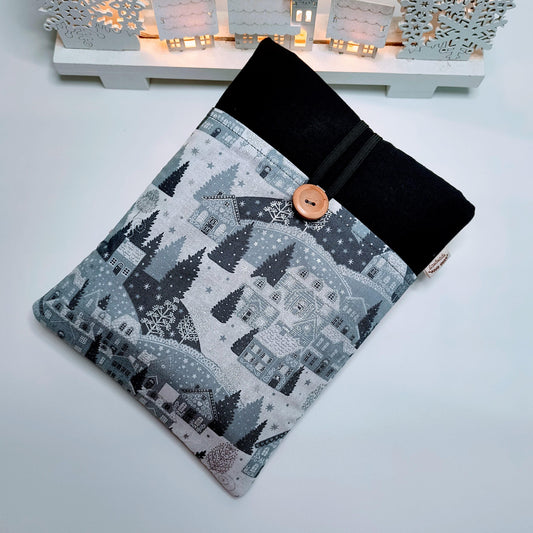 Scandi Christmas Book Sleeve: Padded Winter Village eReader Case
