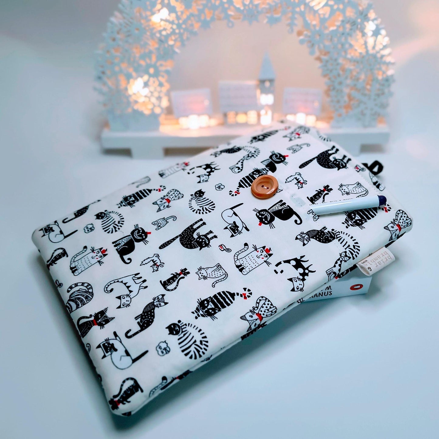 Cat Book Sleeve with Pocket: Padded Kindle Cover, Bookworm Gift