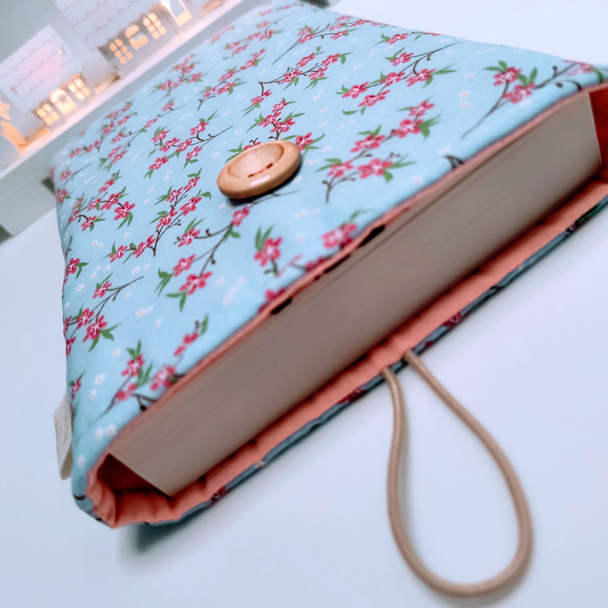 Floral Book Sleeve: Blue Daisy Padded eReader Case