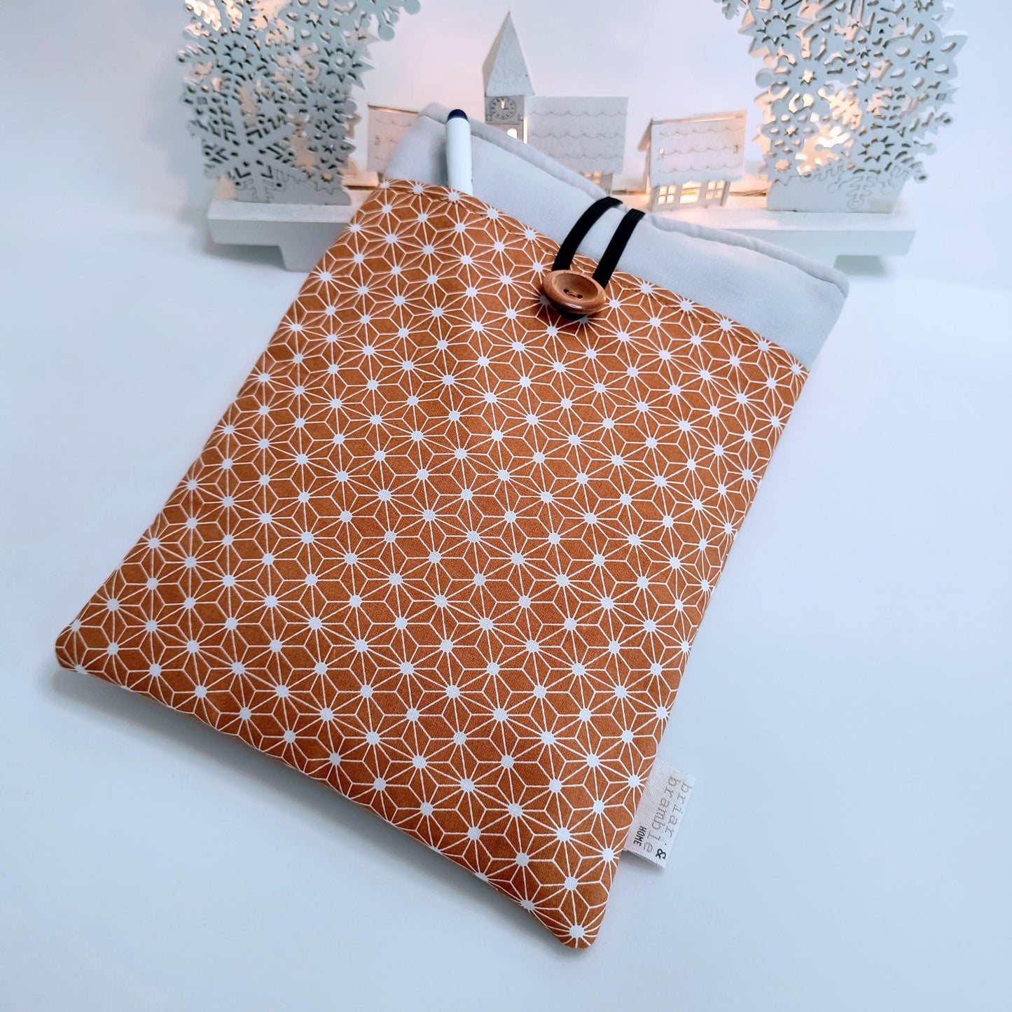 Geo Print Book Sleeve: Padded Book Protector with Pocket