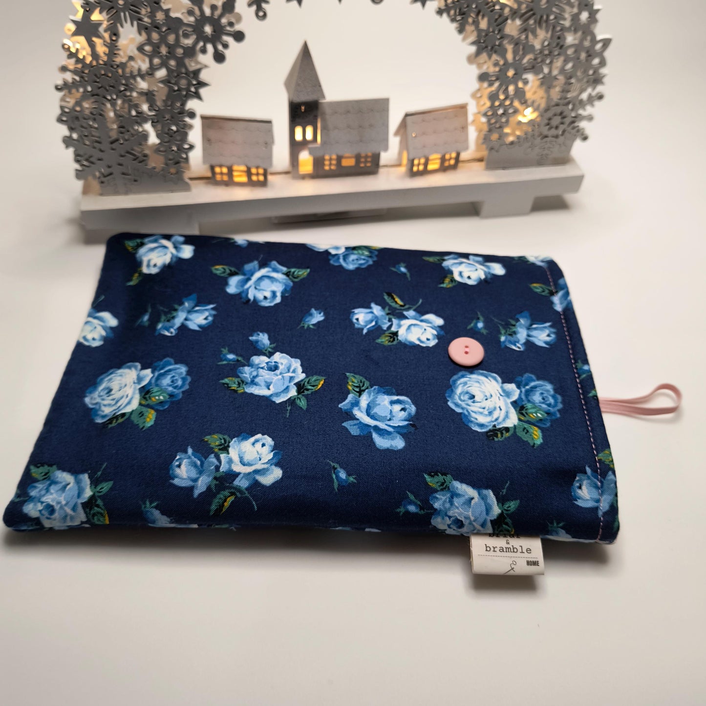 Liberty London Book Sleeve: Blue Rose Reader Snug