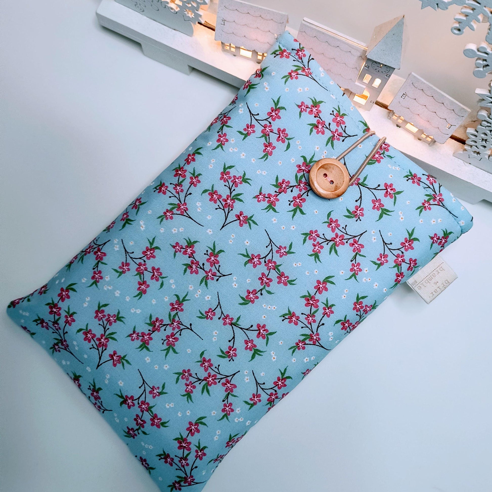 Floral Book Sleeve: Blue Daisy Padded eReader Case