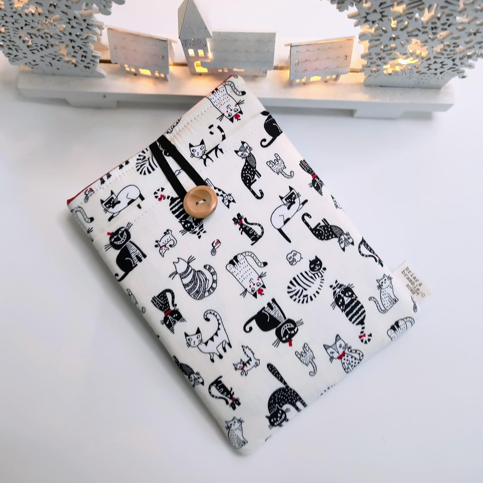 Cat Print Padded Kindle Sleeve with Pocket