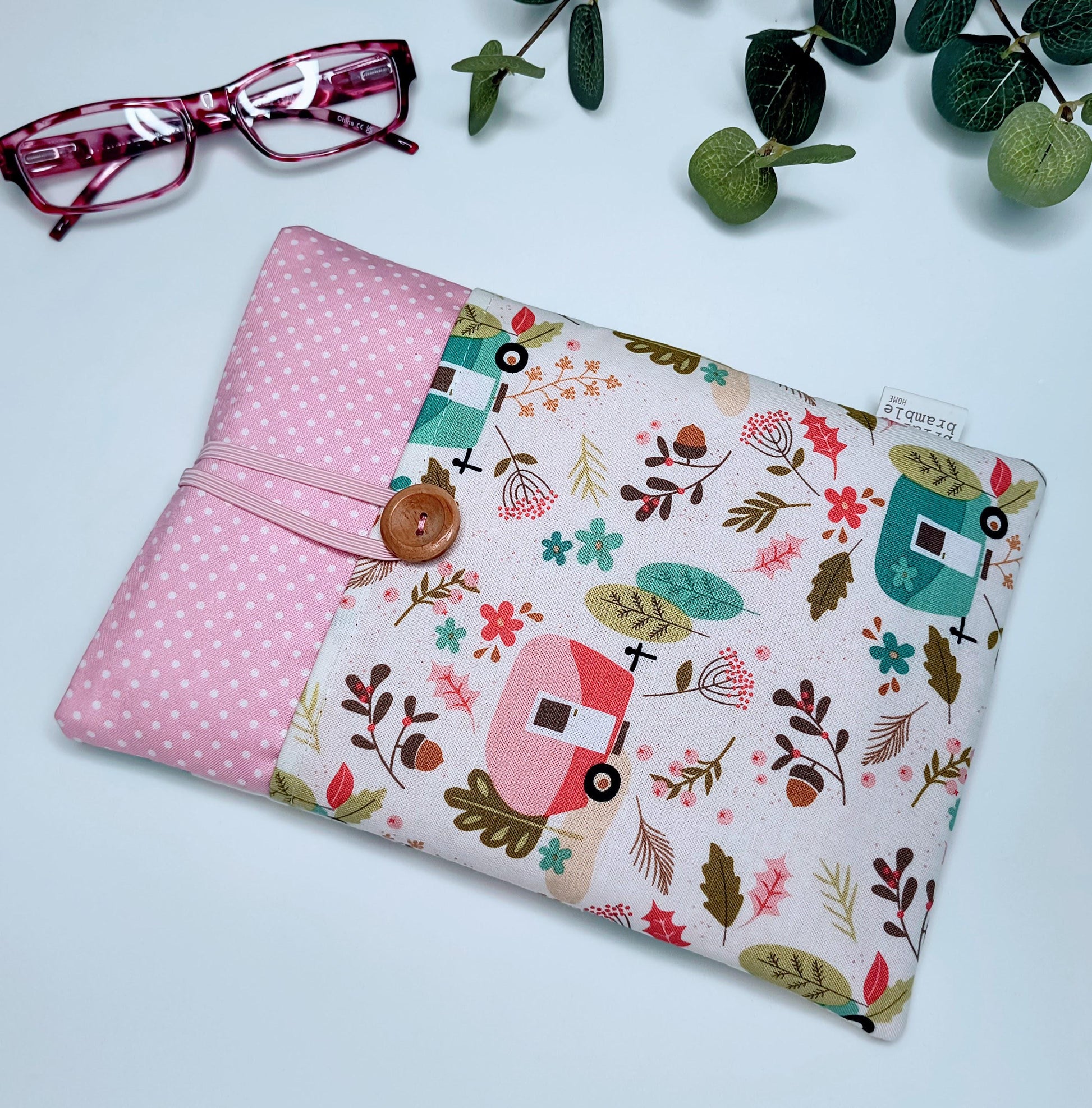 Vintage Caravan Print Book Sleeve: Padded Reader Gift