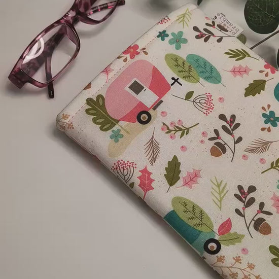 Padded Kindle eReader Cover: Vintage Caravan Print Sleeve