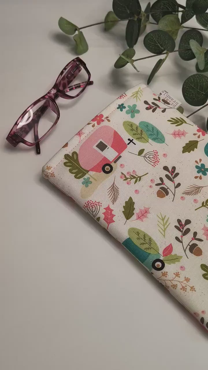 Padded Kindle eReader Cover: Vintage Caravan Print Sleeve