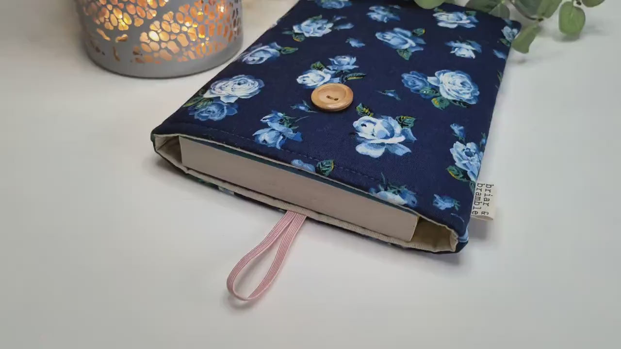 Liberty London Book Sleeve: Blue Rose Reader Snug