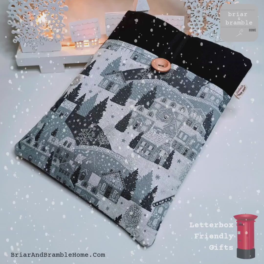 Scandi Christmas Book Sleeve: Padded Winter Village eReader Case