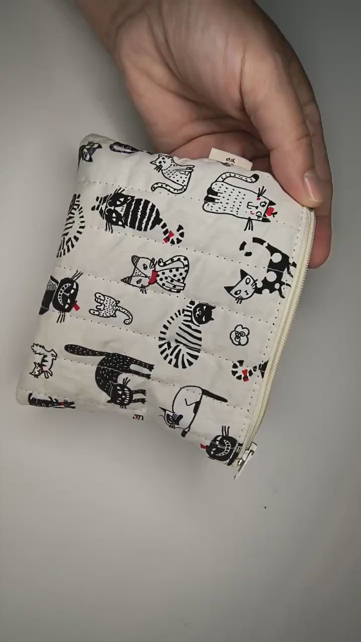 Quilted Coin Purse: Cat Print Padded Zipper Pouch