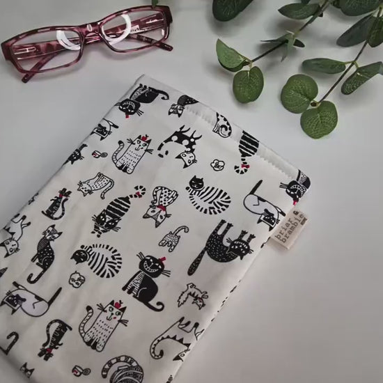 Cat Print Kindle Sleeve: Padded Cotton eReader Cover