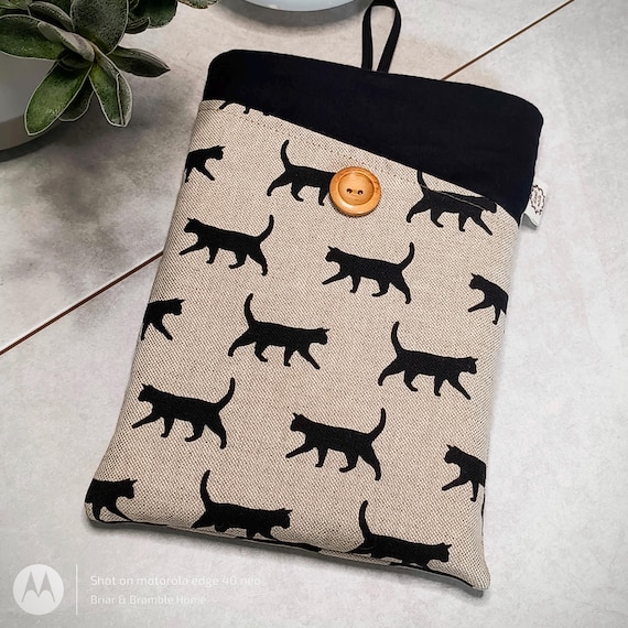 Black Cats Padded Book Sleeve - Cosy Book Cover with Pocket for Pet Lover